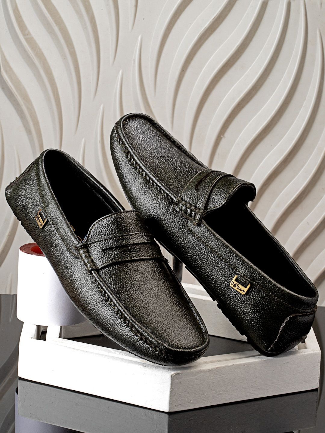 

Action Men Textured Moisture Wicking Loafers, Olive