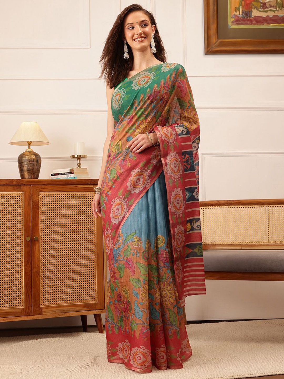 

DIVASTRI Cotton Tissue Silk Floral Digital Print Saree, Blue