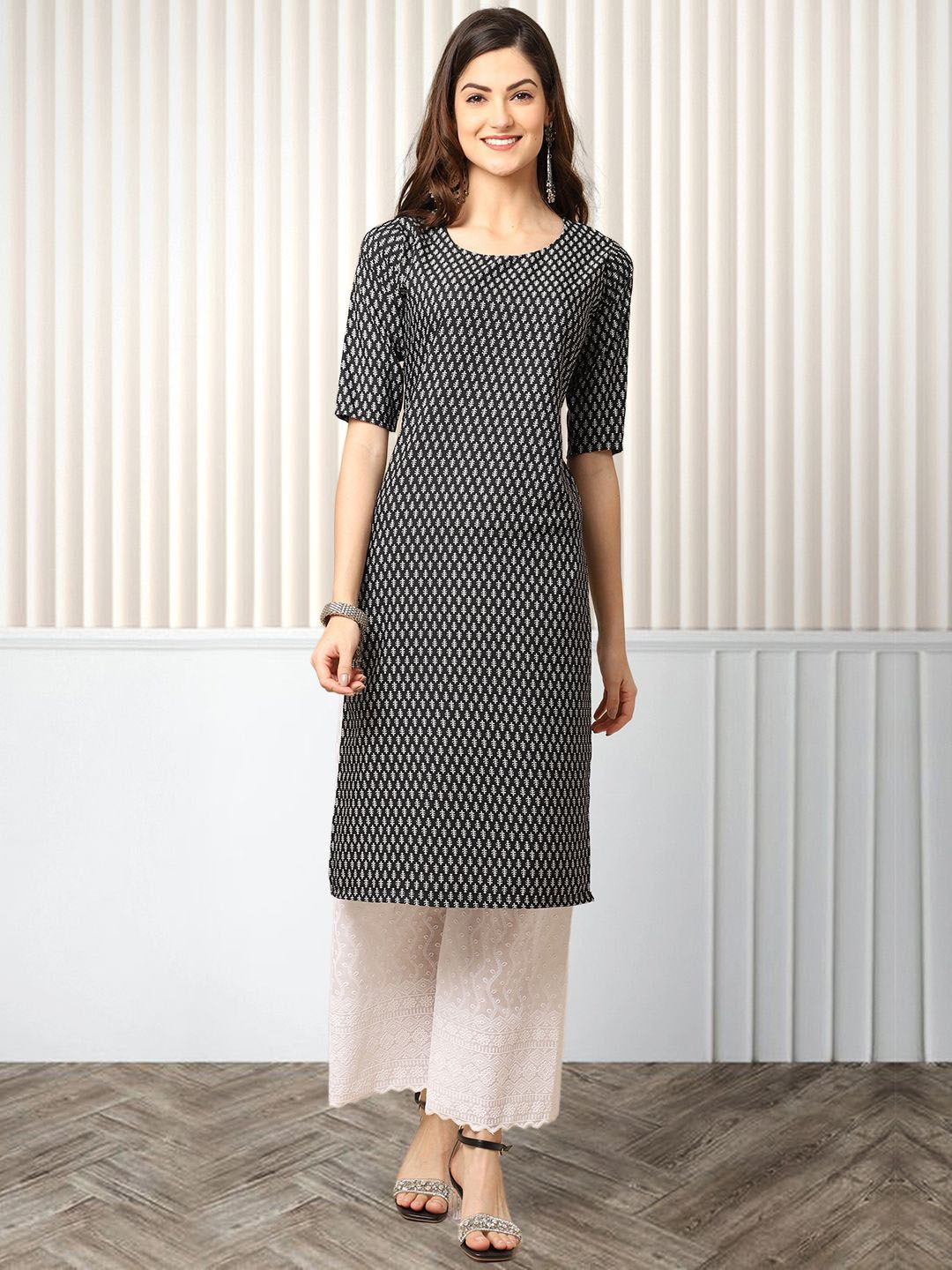 

Moda Rapido Ethnic Motifs Printed Round-Neck Straight Kurta, Black