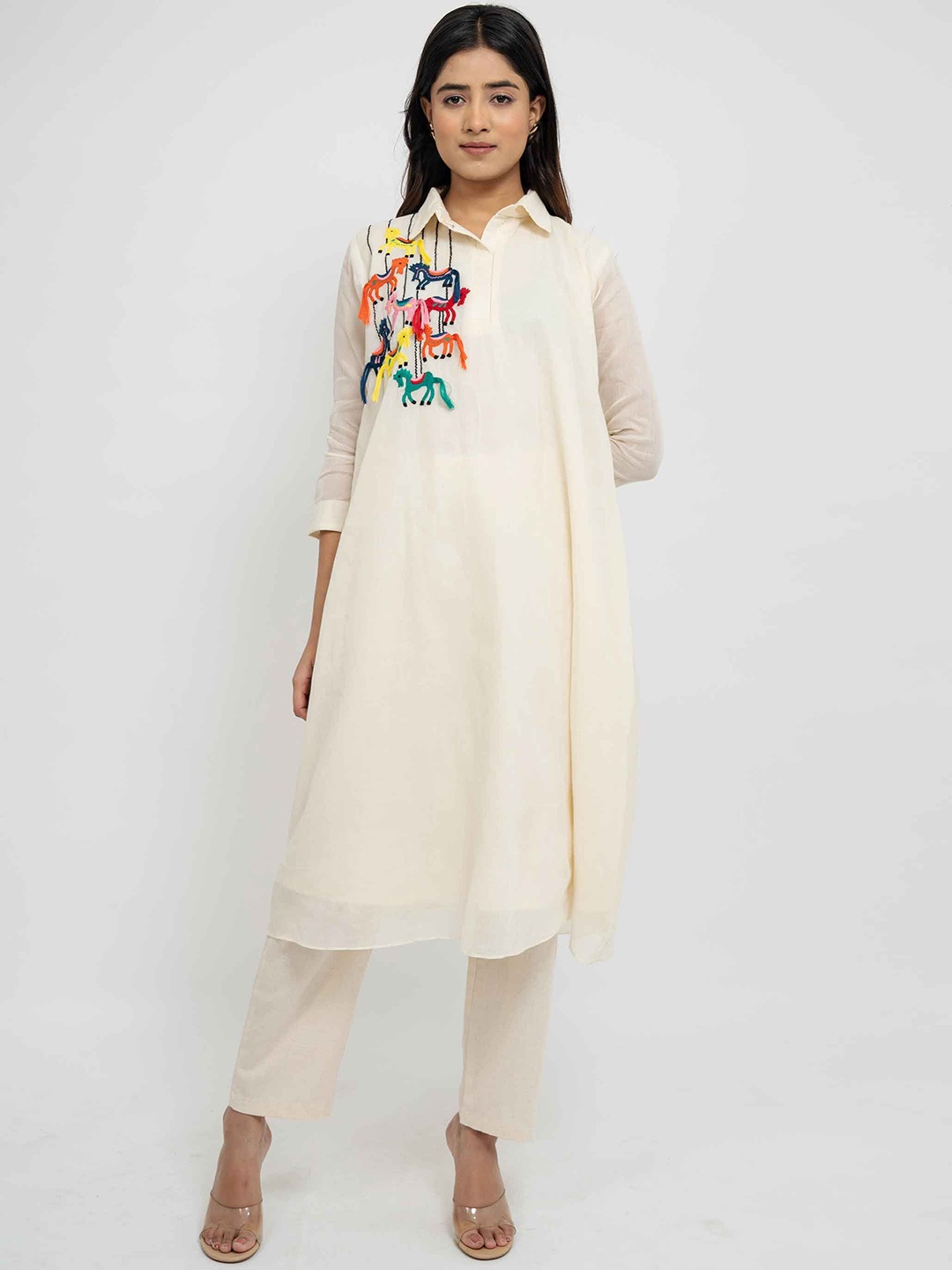 

AFFAIRE'S BY LEVELL5 Women Floral Embroidered Panelled Thread Work Pure Cotton Kurta with Trousers, Off white