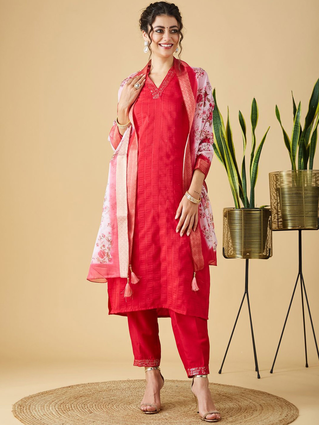 

MOKOSH Sequinned Work V-Neck A-Line Kurta With Trousers And Dupatta, Red