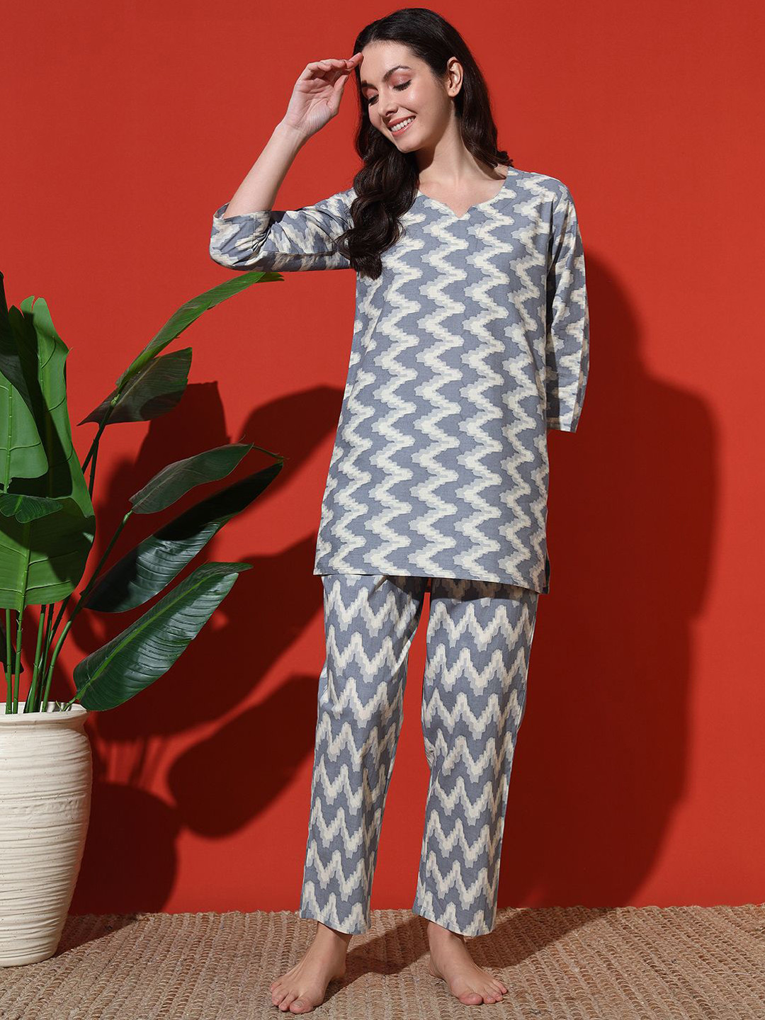 

MBeautiful Women Printed Night suit, Grey
