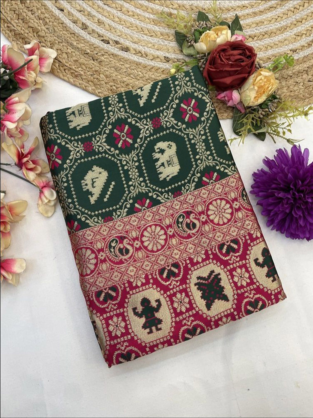 

S.K.C Ethnic Motifs Pure Silk Banarasi Saree, Green