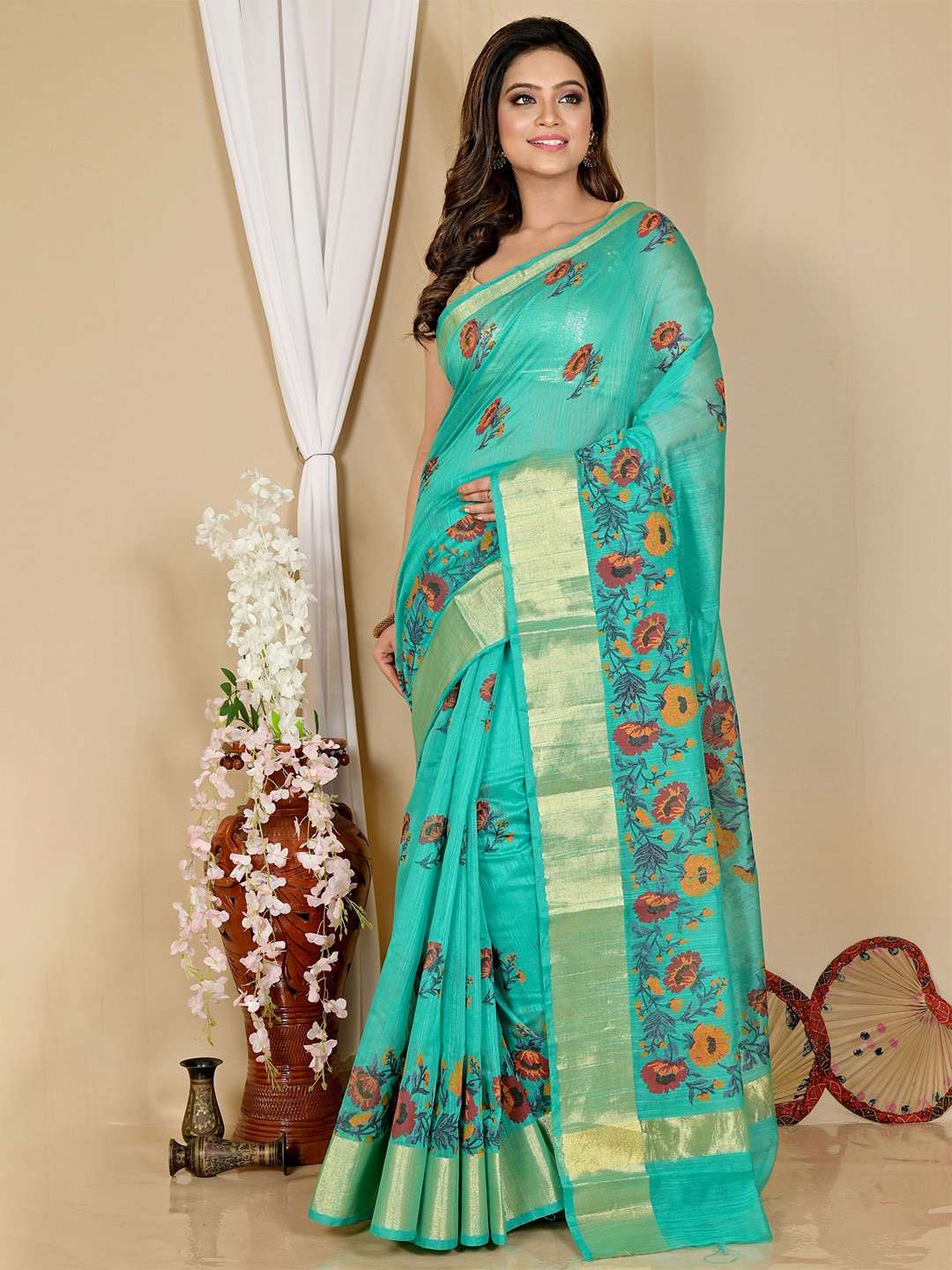 

PuJoy Woven Design Zari Taant Saree, Green