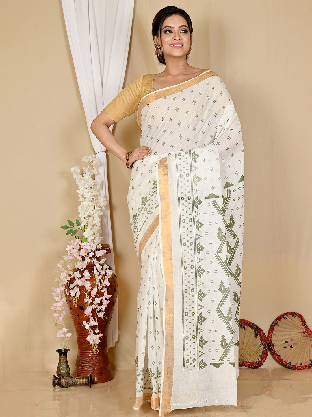 

PuJoy Woven Design Pure Cotton Taant Saree, White