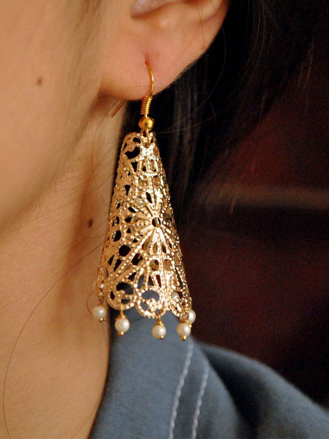 

BeAbhika Gold-Plated Contemporary Drop Earrings