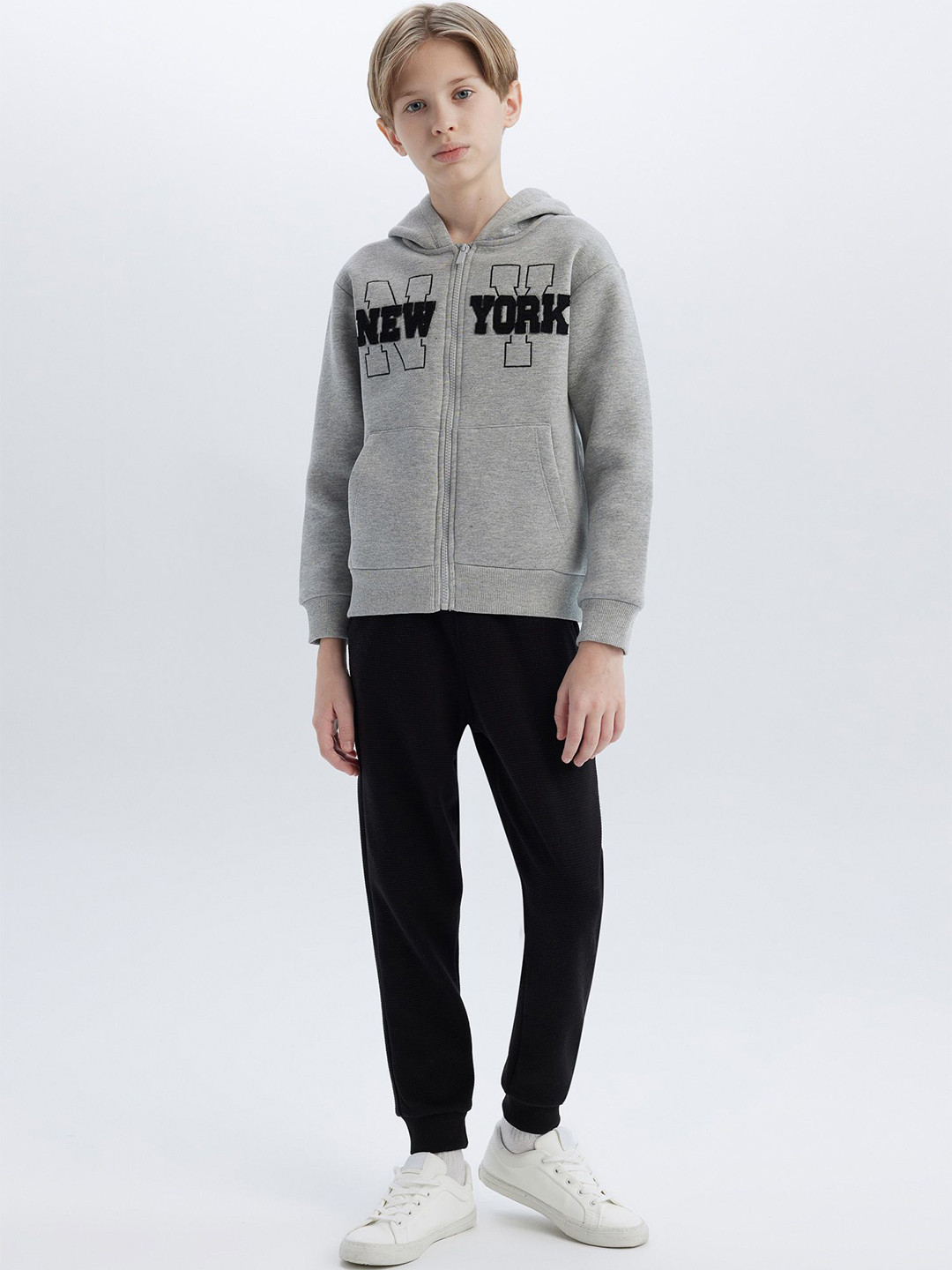 

DeFacto Boys Printed Hooded Sweatshirt With Joggers, Grey