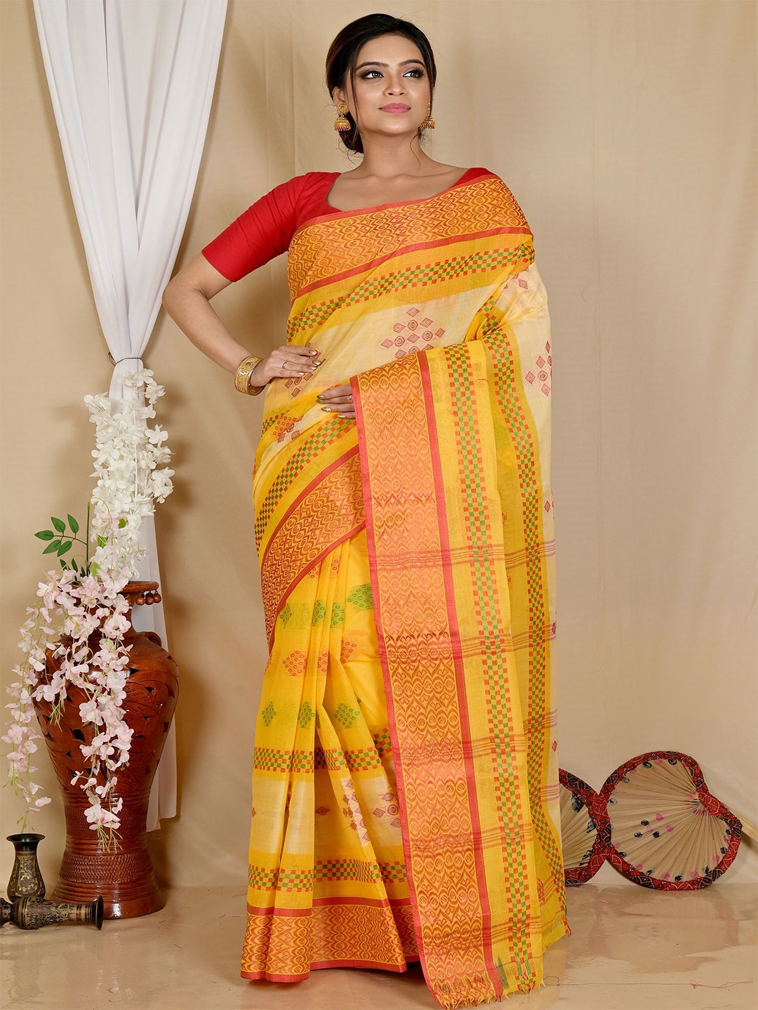 

PuJoy Ethnic Motifs Printed Pure Cotton Taant Saree, Yellow
