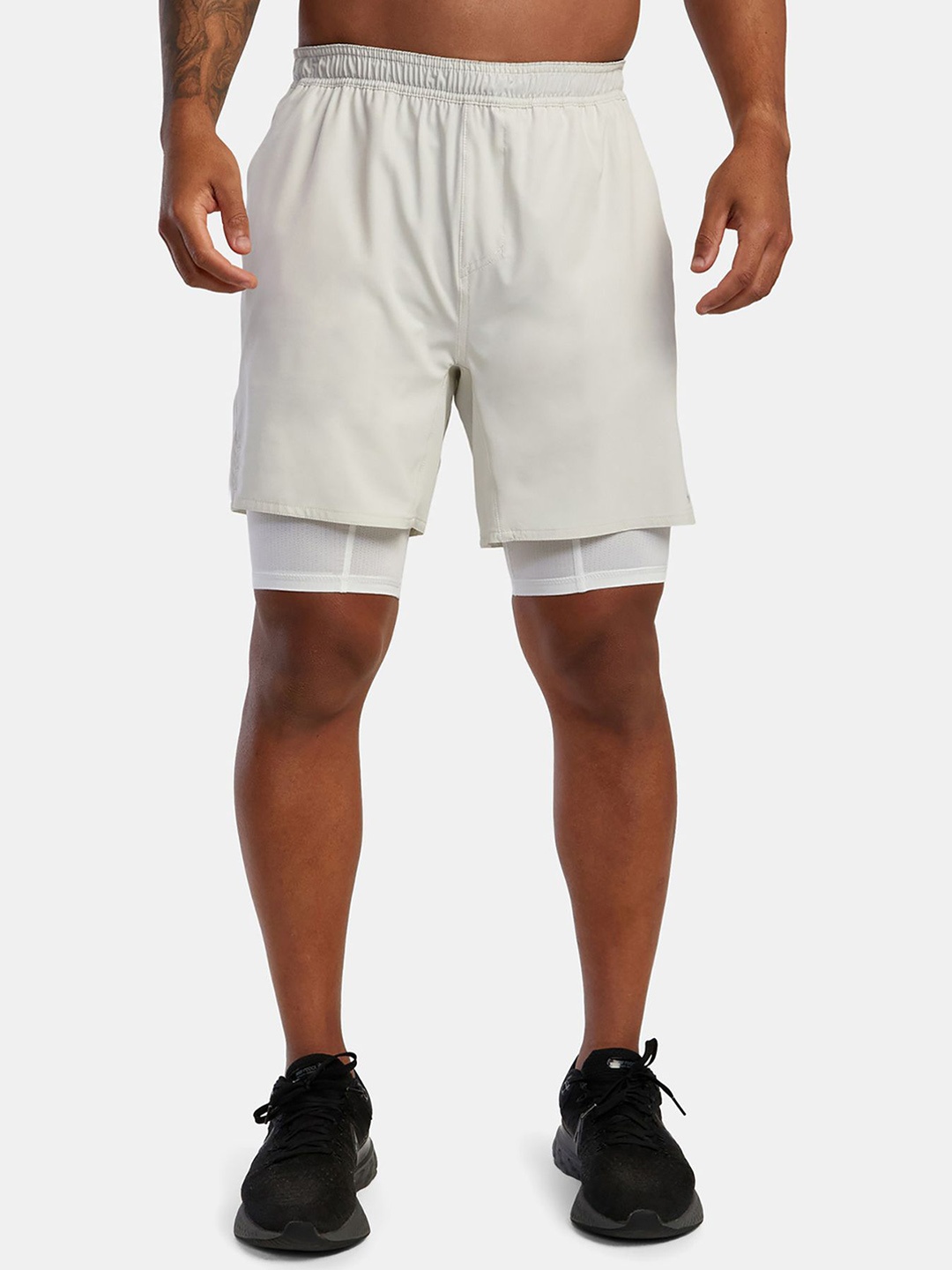 

StyleCast x Revolte Men Shorts, White