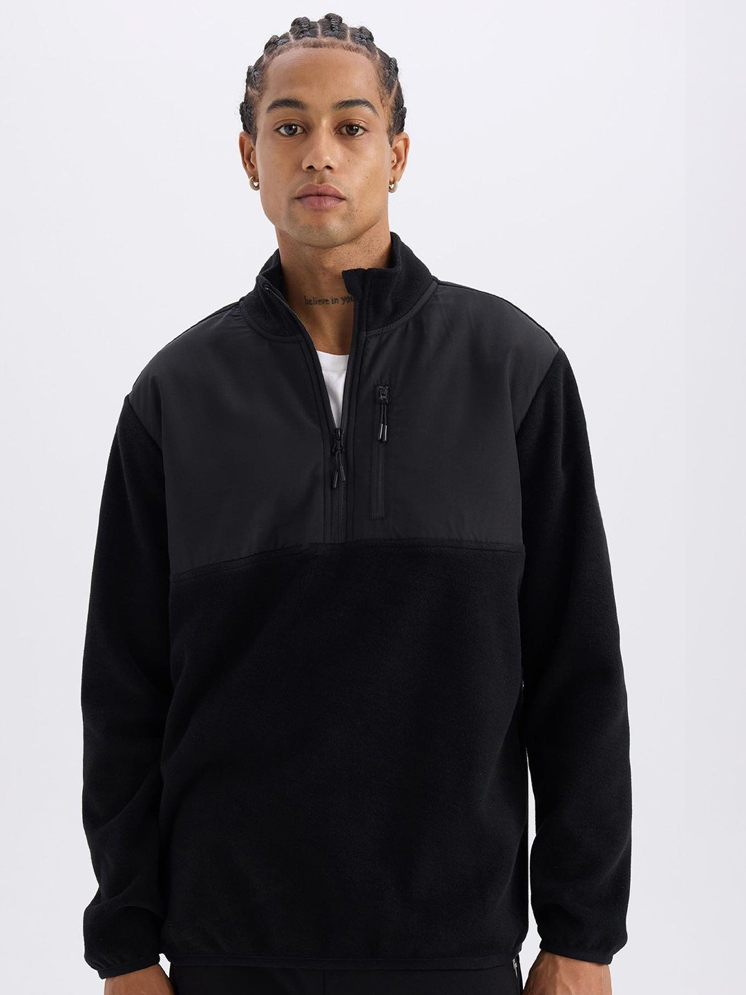 

DeFacto Men Mock Collar Pullover Sweater, Black