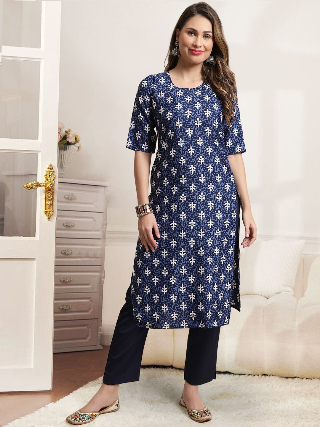 

7Threads Ethnic Motifs Printed Round Neck Straight Kurta With Trouser, Blue