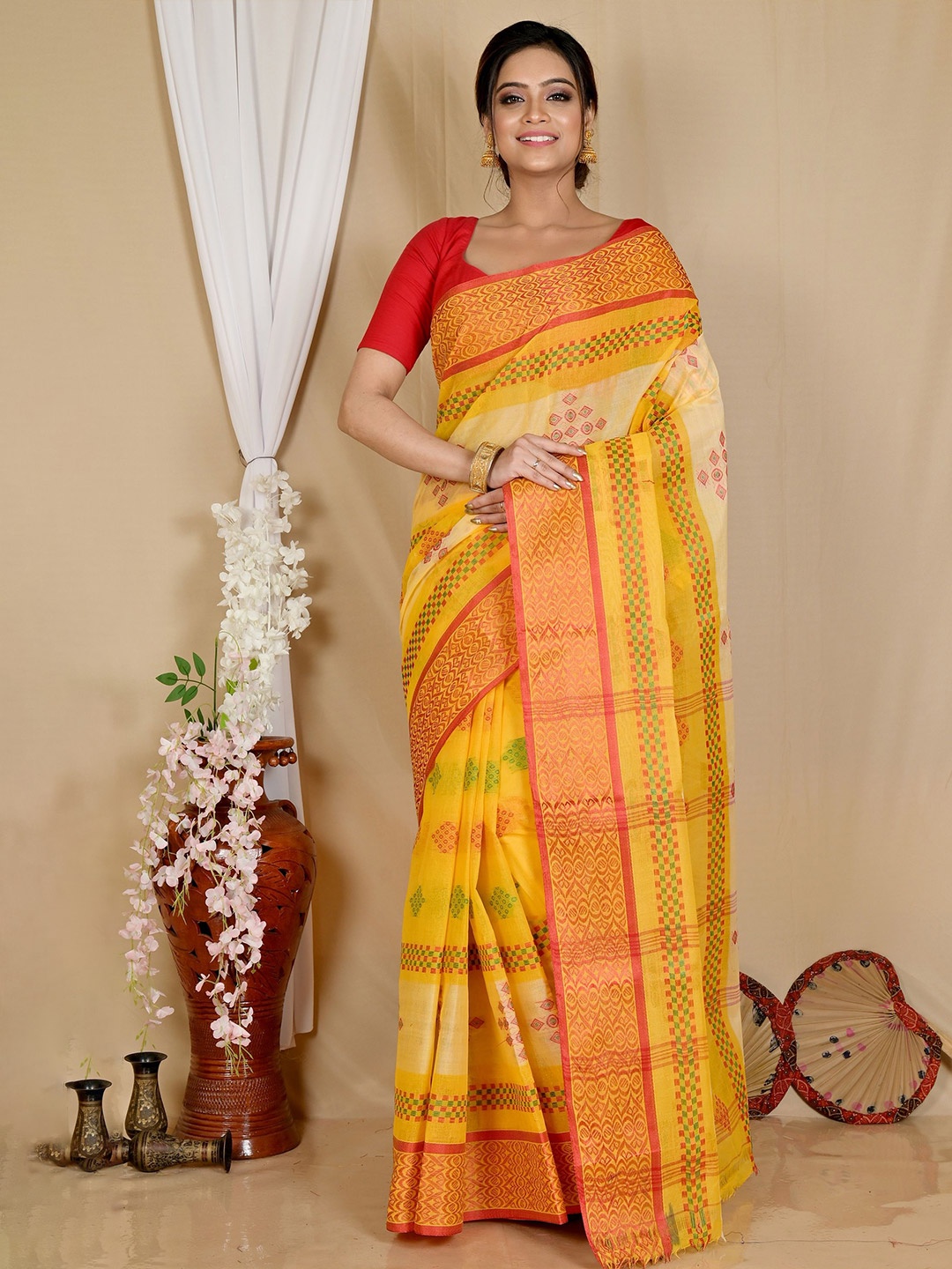 

DipDiya Woven Design Pure Cotton Taant Saree, Yellow