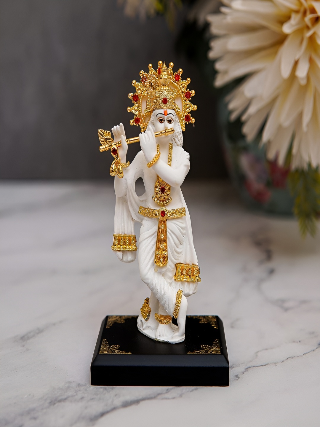 

Craftlayout White & Gold-Toned Lord Krishna Idol Religious Showpiece