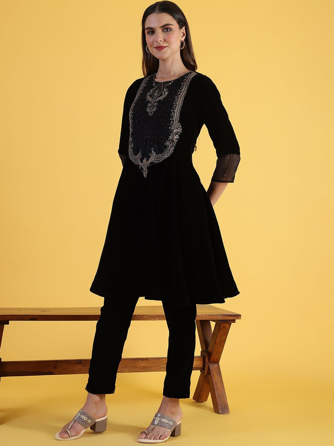 

WISHFUL Floral Yoke Design Round Neck Beads Work A-Line Kurta With Trouser & Dupatta, Black