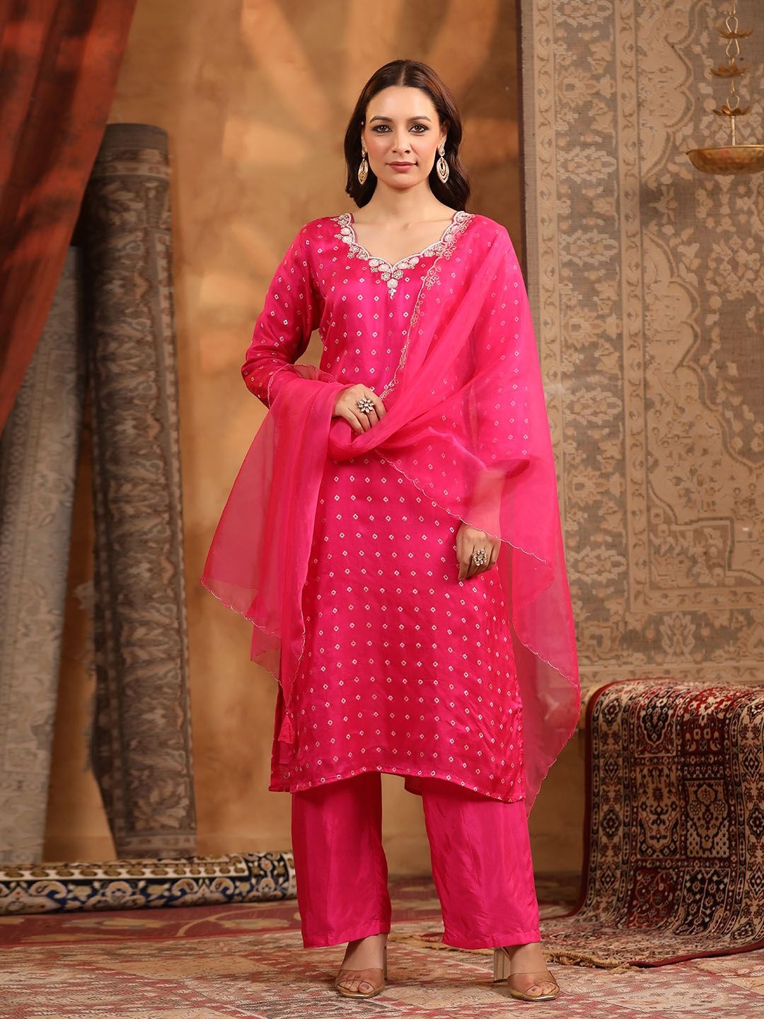 

Meena Bazaar Woven Design Sequinned Straight Kurta With Trouser And Dupatta, Pink
