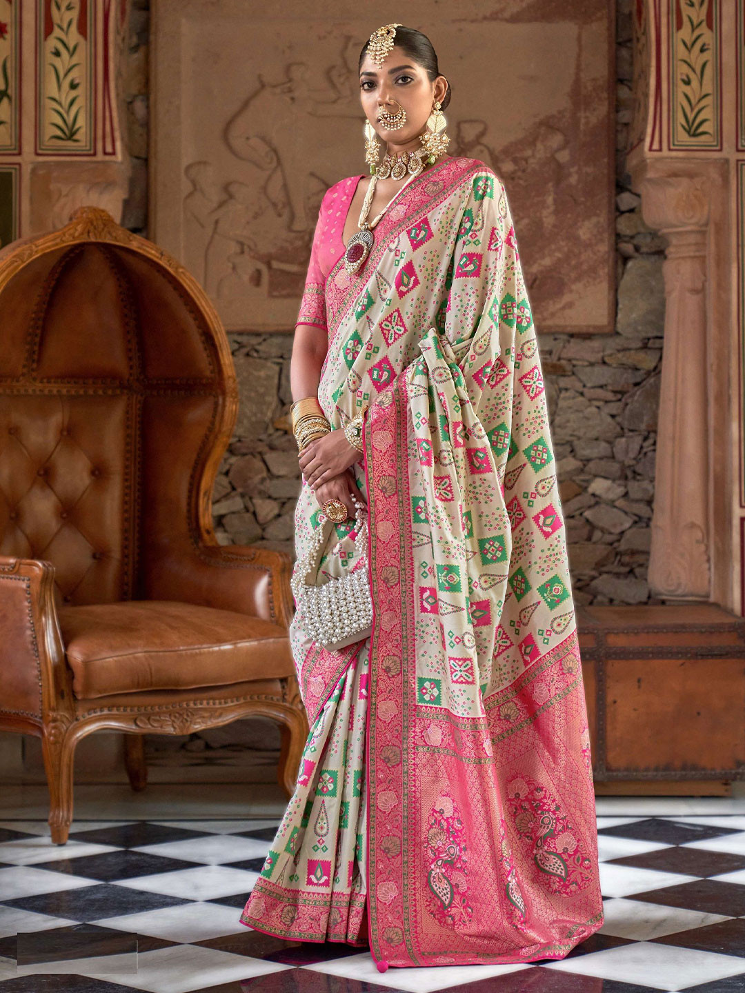 

MAHALASA Ethnic Motifs Woven Design Zari Pure Silk Patola Saree, White