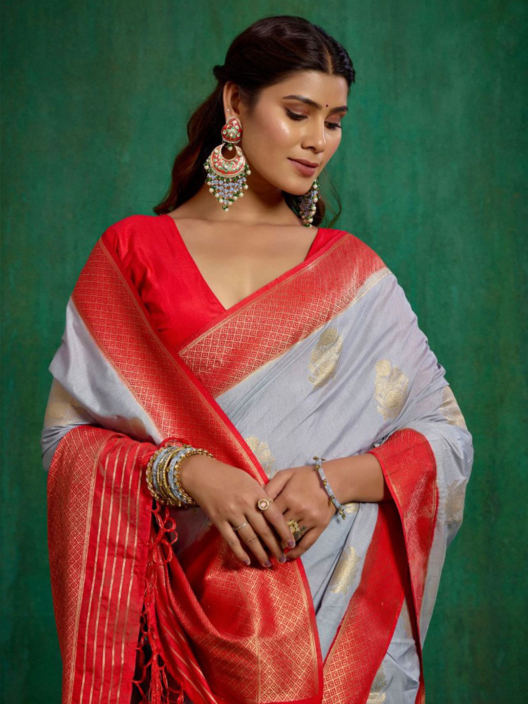 

Sangria Banarasi Woven Saree with Blouse, Grey