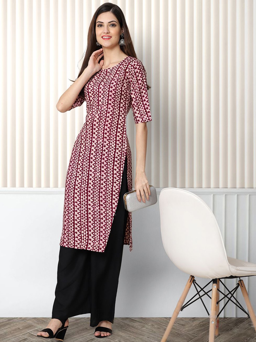 

Moda Rapido Geometric Printed Round-Neck Straight Kurta, Maroon