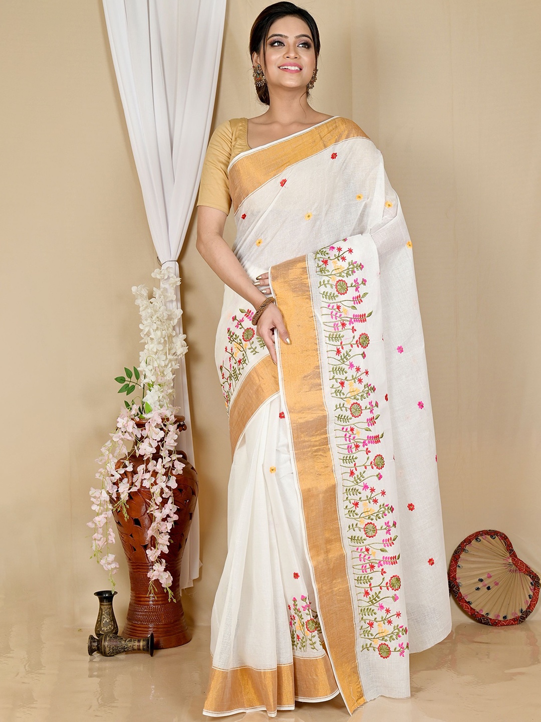 

PuJoy Woven Design Pure Cotton Handloom Taant Saree, White