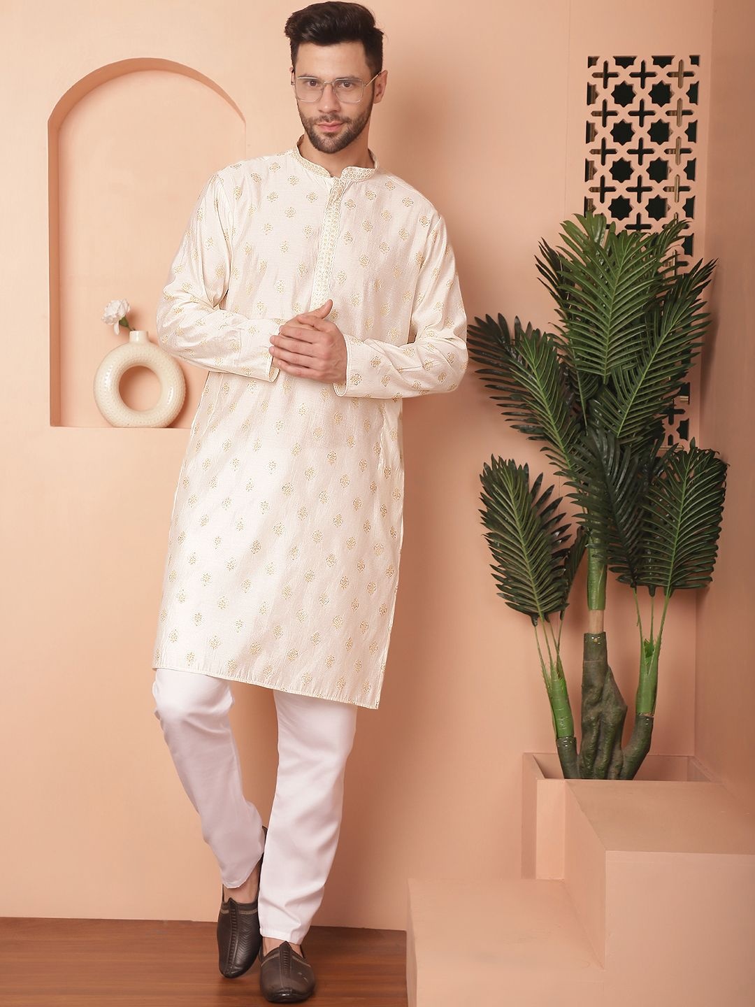 

Anouk White & Gold-Toned Floral Printed Mandarin Collar Straight Kurta
