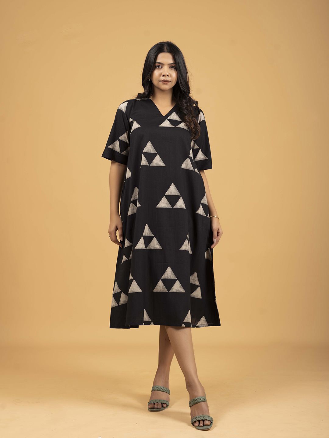 

SPARSA Women Printed Midi A-Line Dress, Black