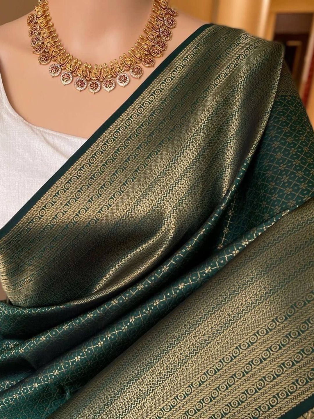 

Taslar Woven Design Pure Silk Banarasi Saree, Green
