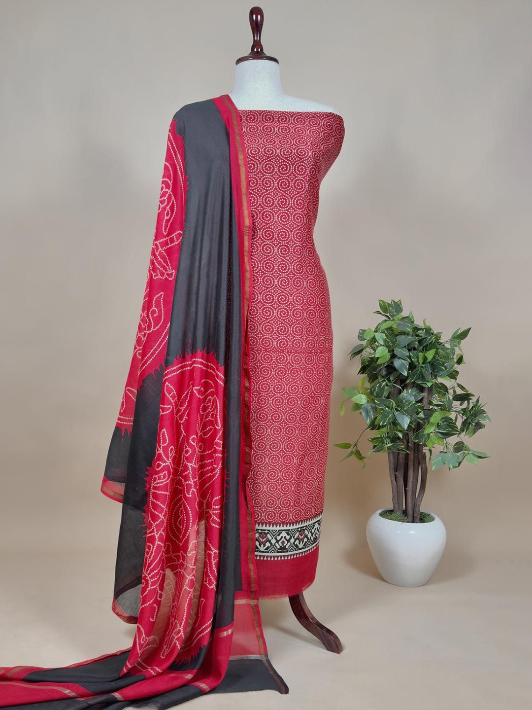 

Kalasheel Bandhani Printed Pure Silk Unstitched Dress Material, Red