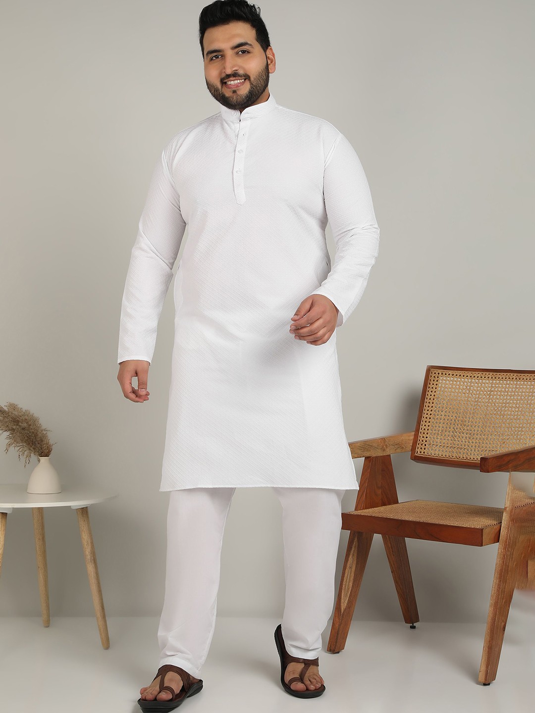 

ADWYN PETER Plus Size Geometric Woven Design Printed Mandarin Collar Pure Cotton Kurta, White