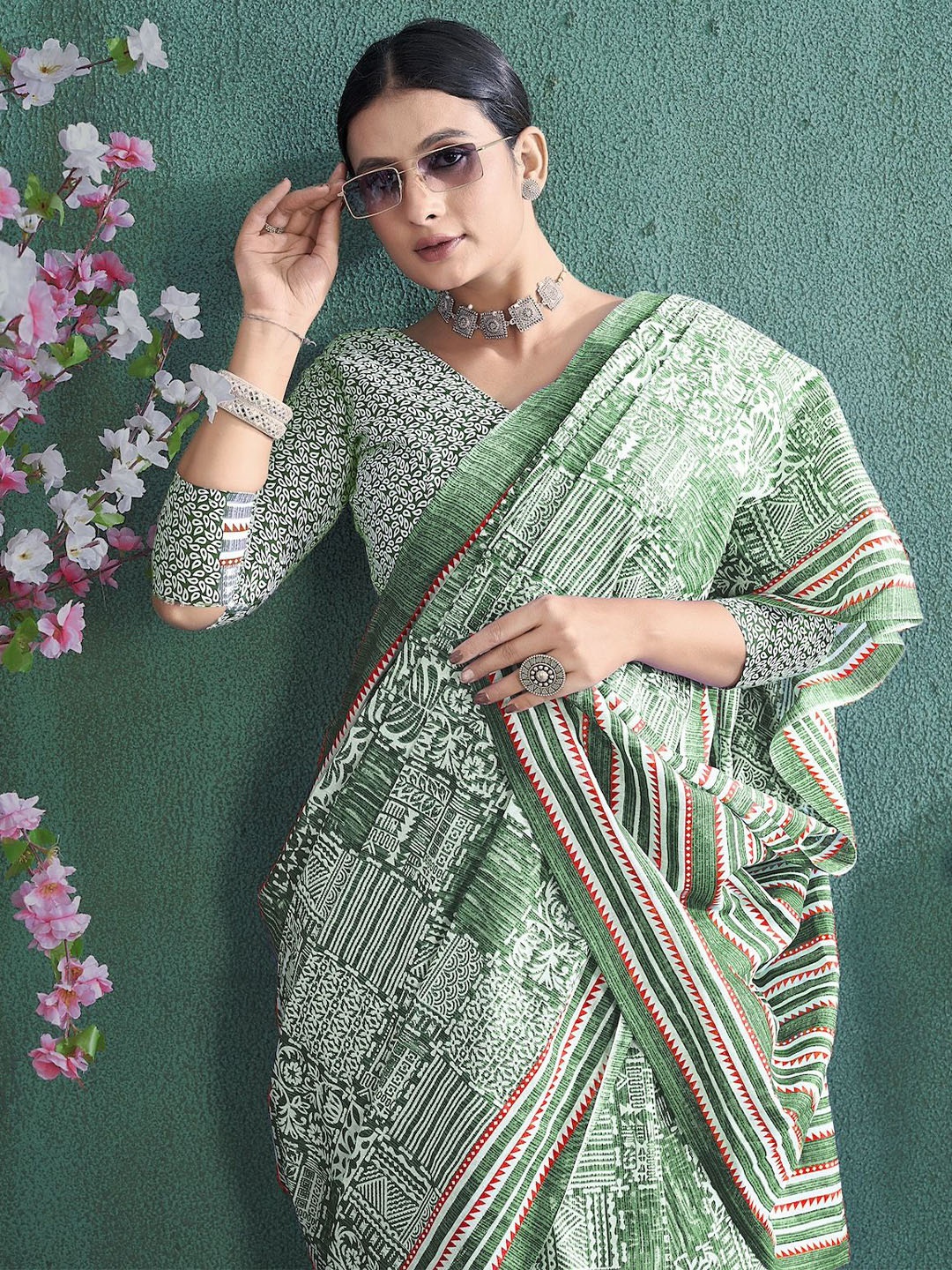 

HERE&NOW Pure Cotton Ikat Saree, Green