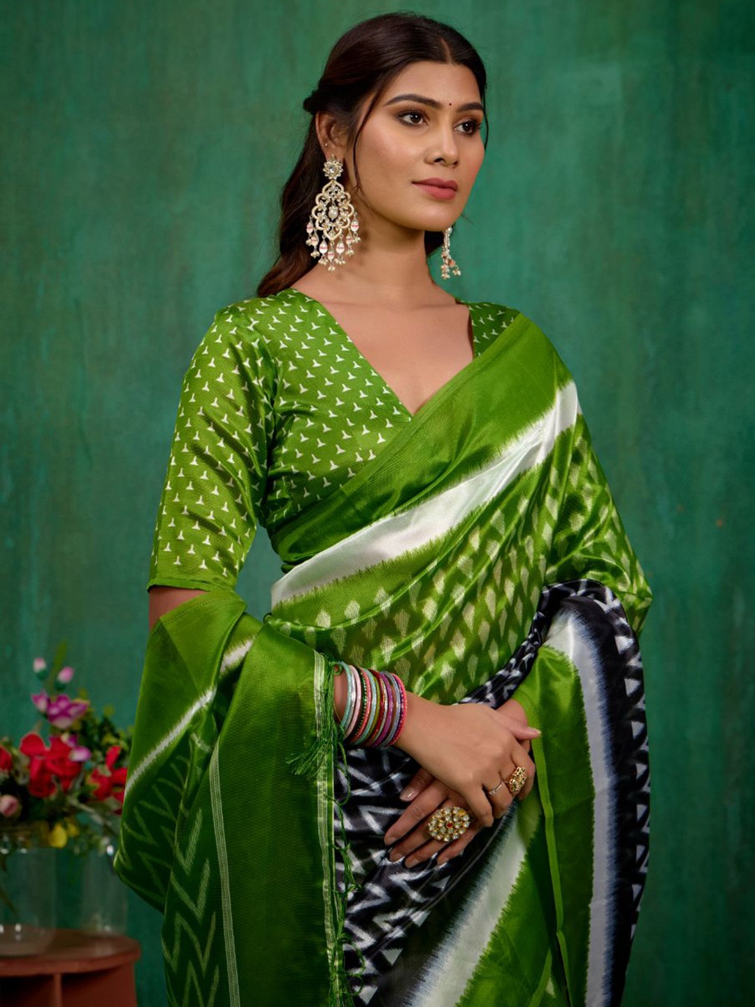 

Sangria Mysore Silk Printed Saree With Blouse Piece, Green