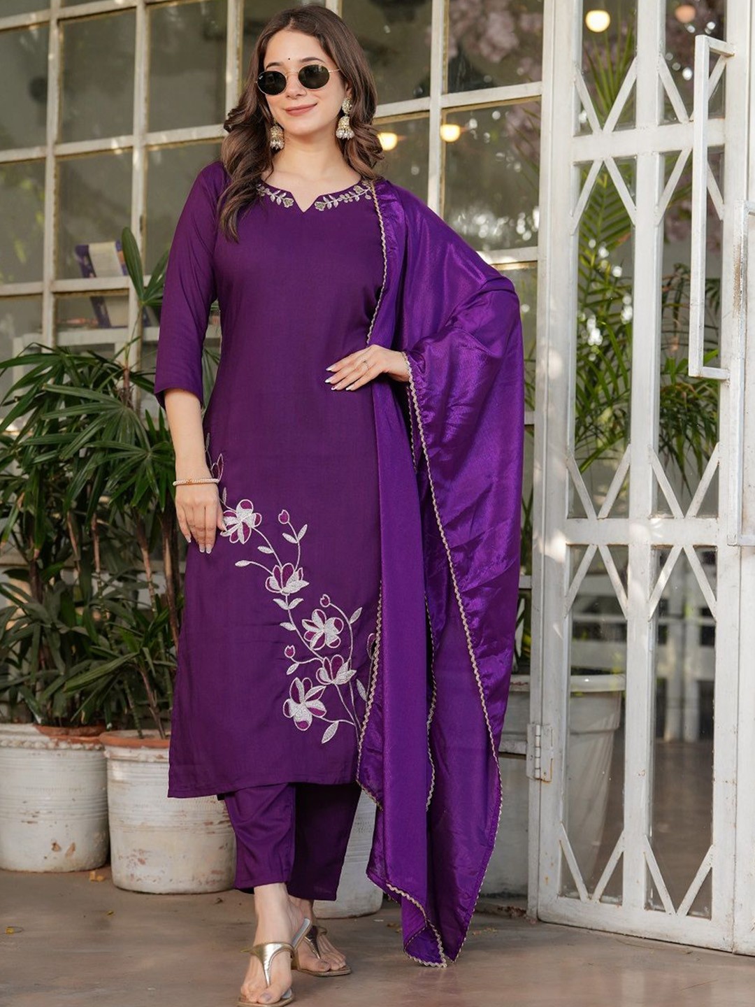 

KAUTIK FABRICS Notch Neck Floral Embroidered Straight Kurta With Trouser And Dupatta, Purple