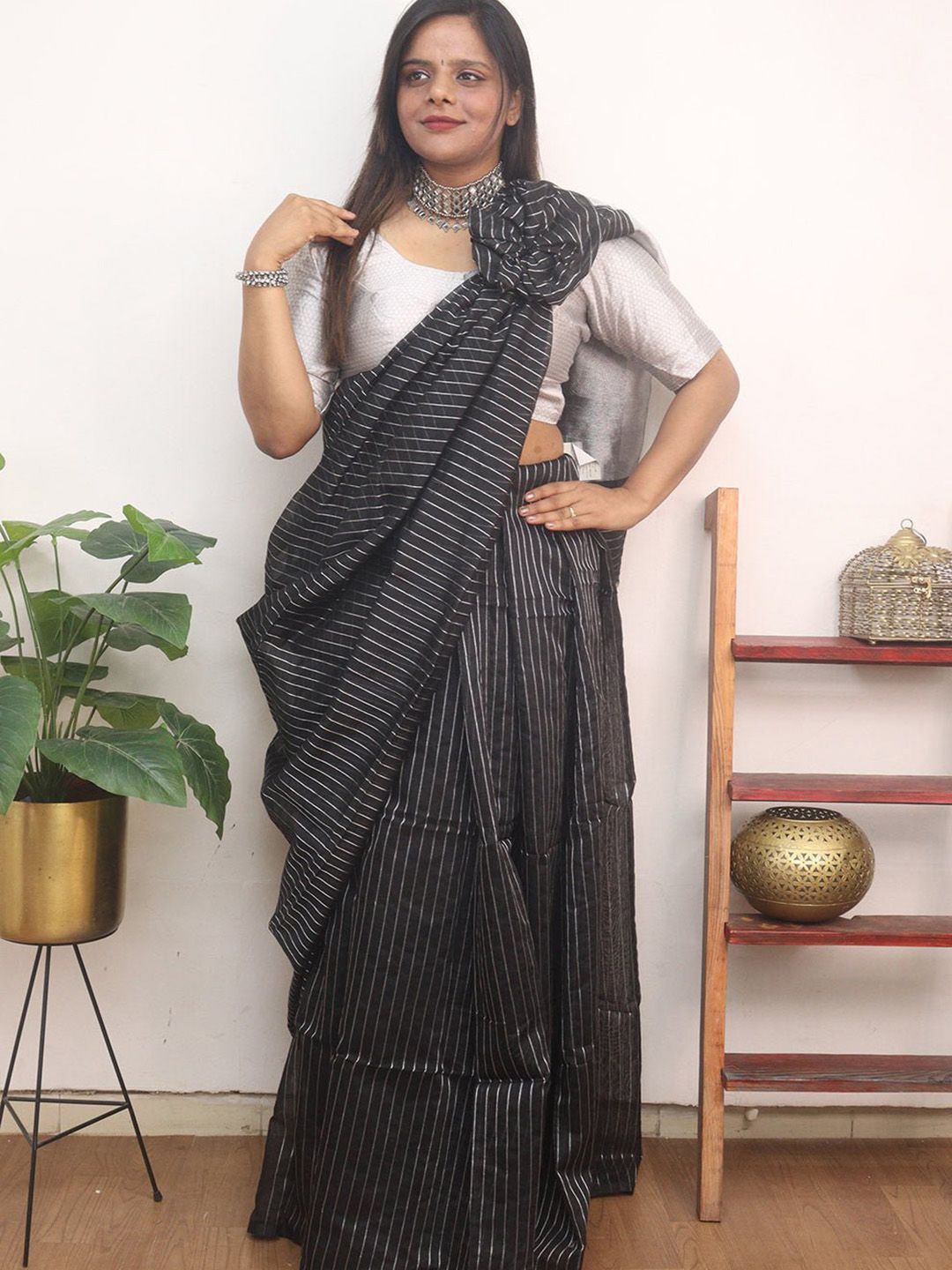 

Luxurionworld Striped Silk Cotton Saree, Black