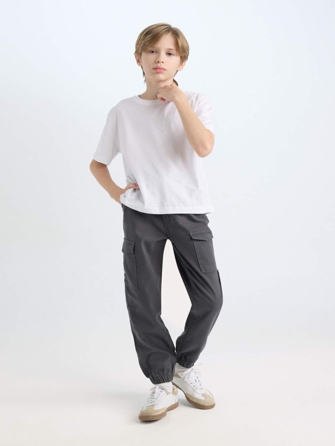 

DeFacto Boys Trousers, Na