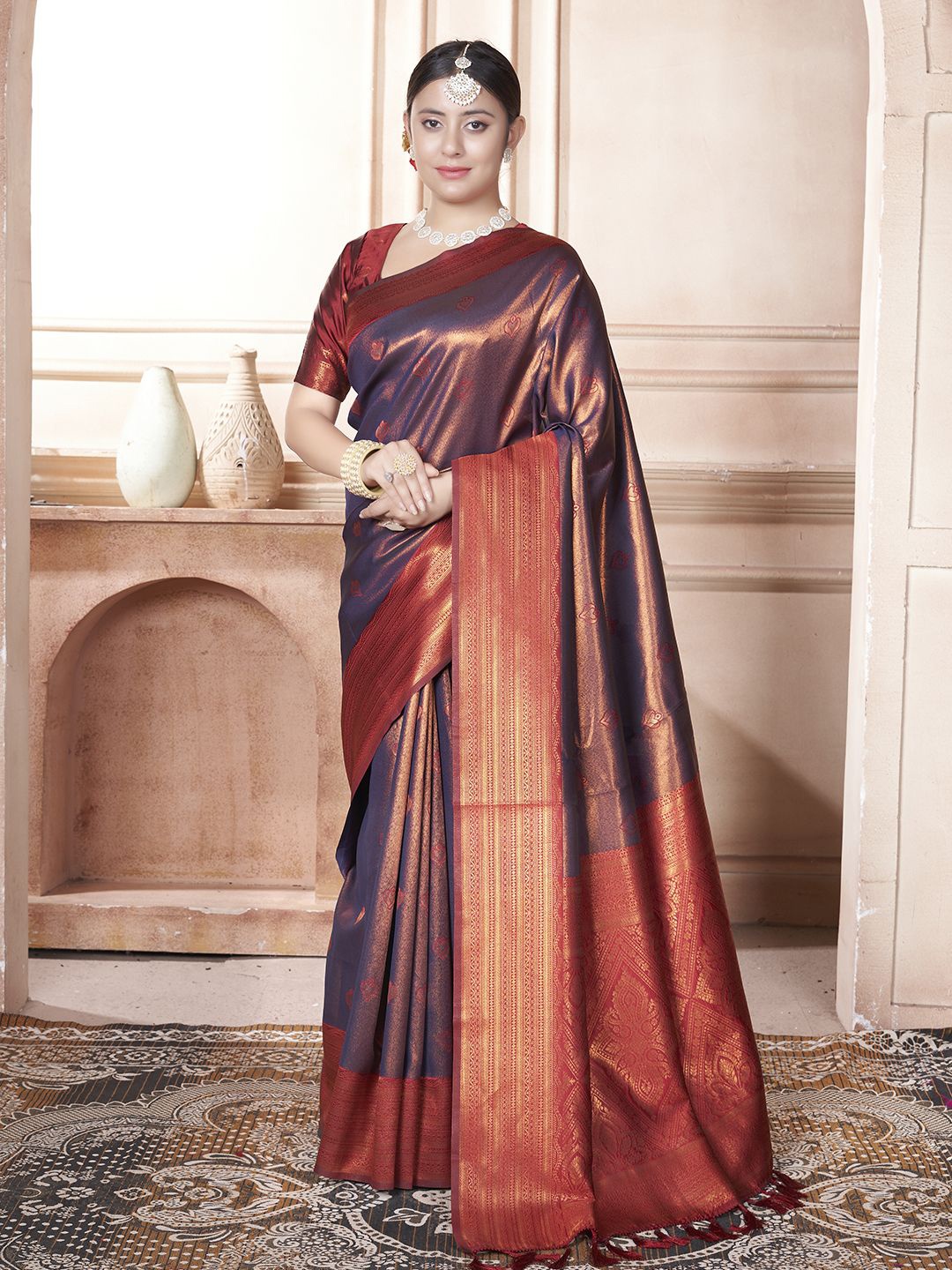 

Panzora Woven Design Zari Kanjeevaram Saree, Navy blue