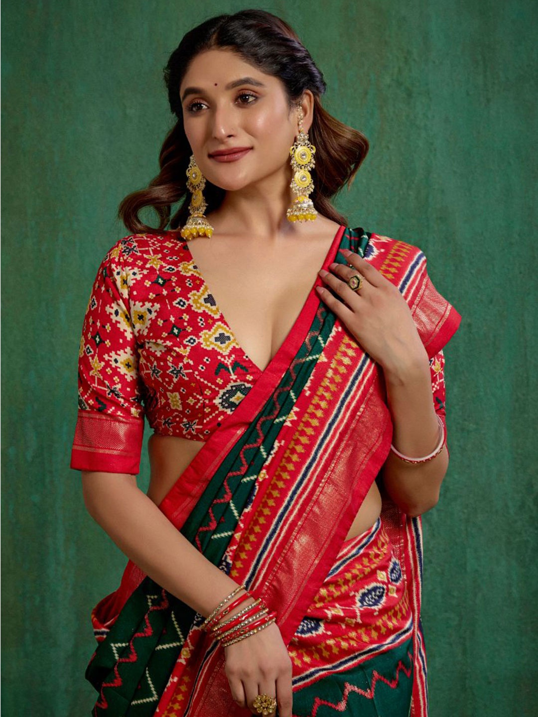 

Sangria Printed Patola Saree With Blouse Piece, Green