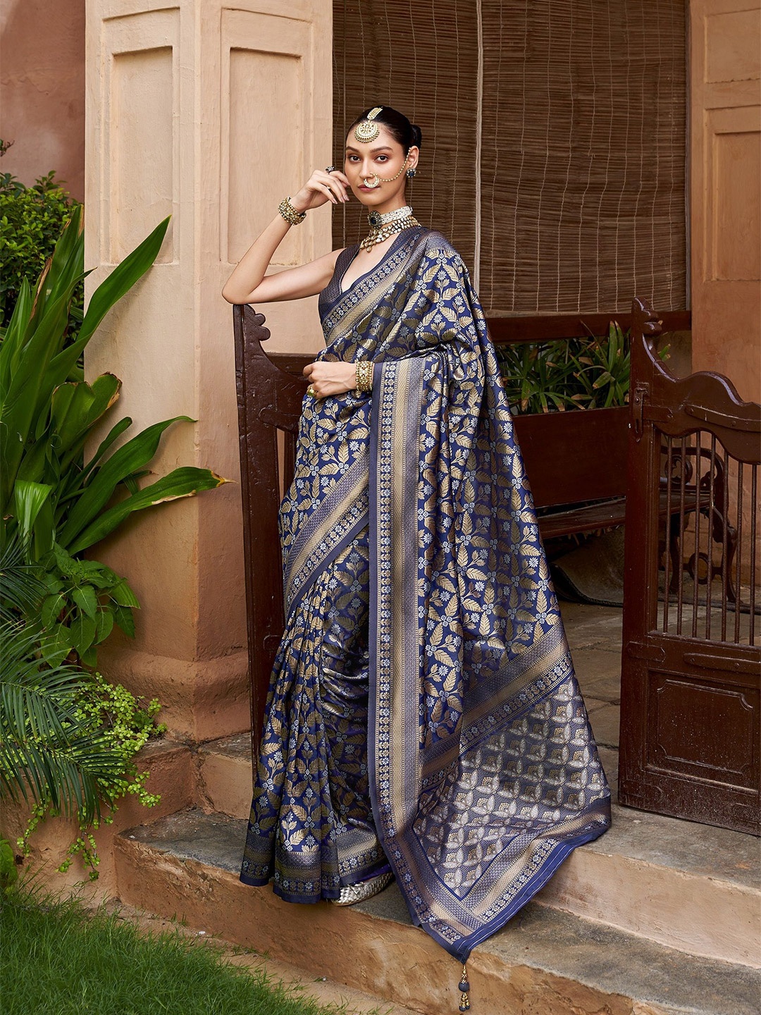 

MAHALASA Woven Design Zari Pure Silk Banarasi Saree, Navy blue
