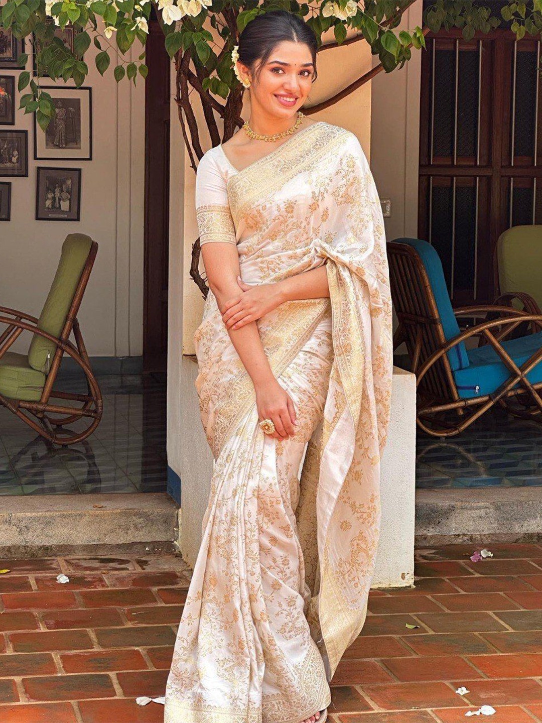 

A TO Z CART Woven Design Zari Pure Silk Banarasi Saree, White