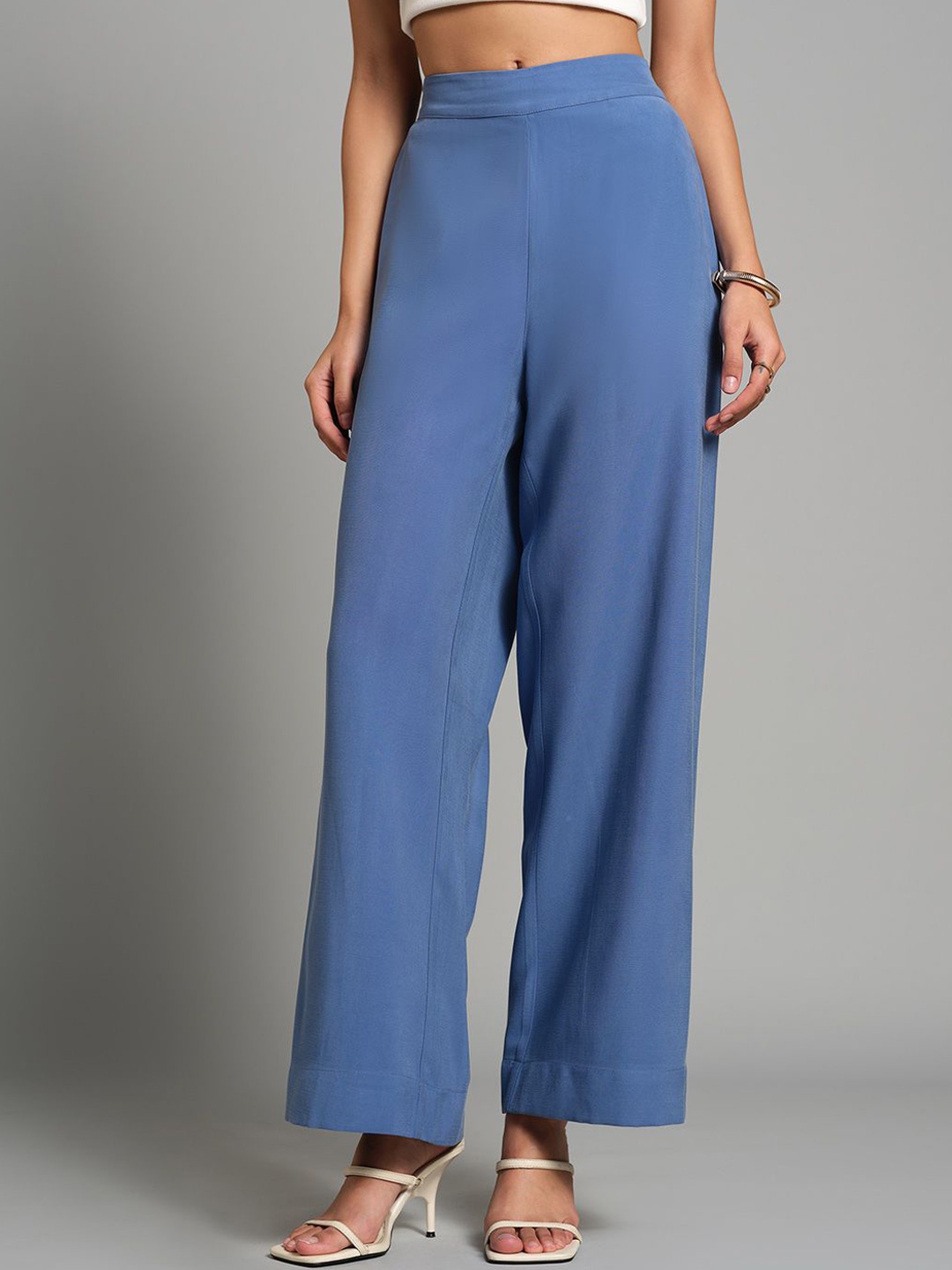 

AND Women Straight Fit Mid-Rise Parallel Trousers, Blue