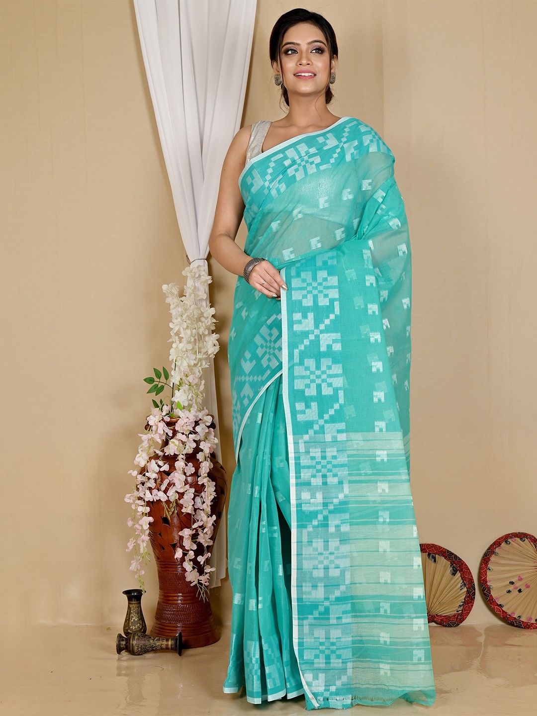 

DipDiya Woven Design Pure Cotton Taant Saree, Blue