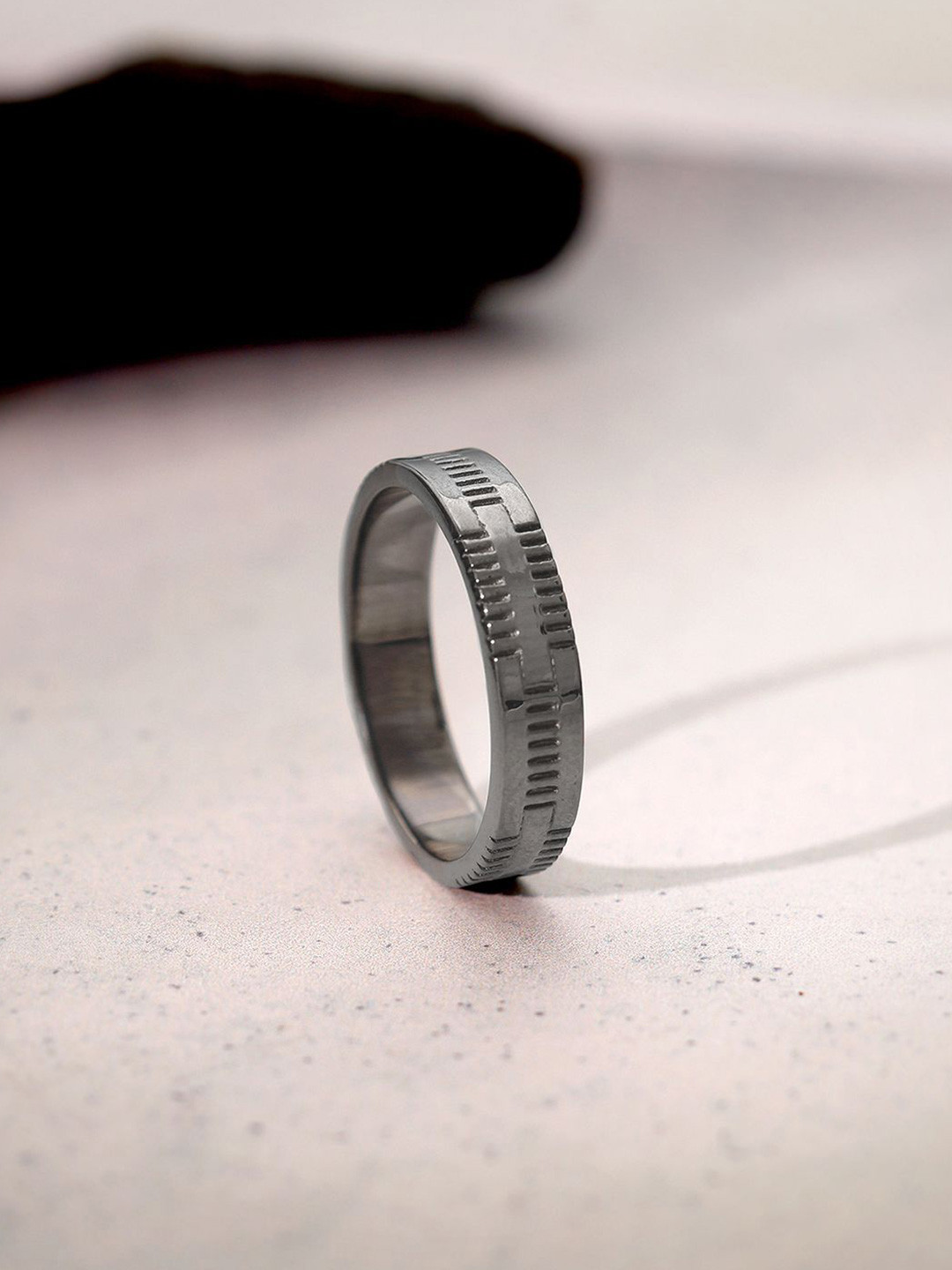 

GIVA Men 925 Sterling Silver Rhodium-Plated The Swagger Ring Fixed Size Indian - 20, Black