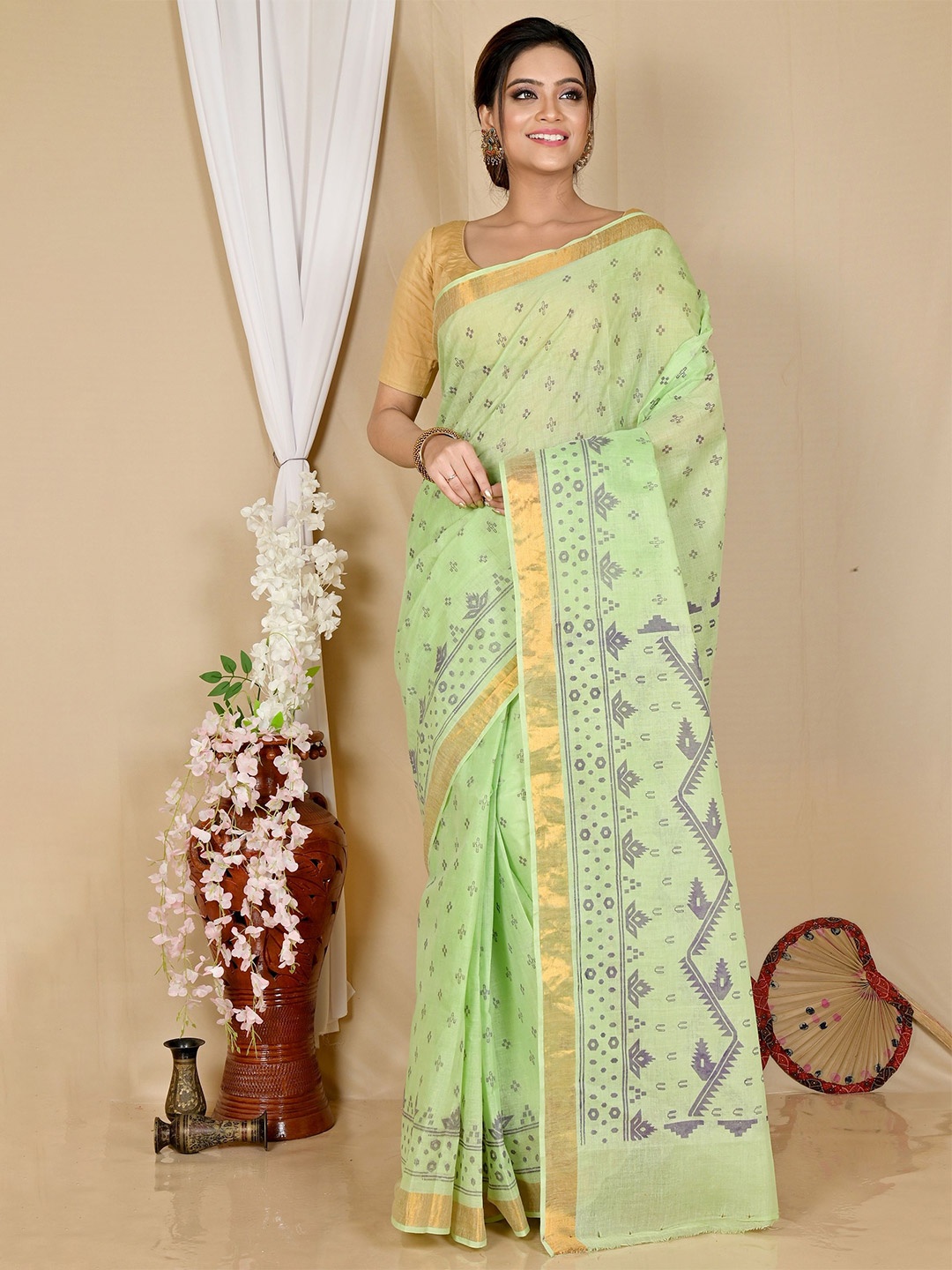 

PuJoy Woven Design Pure Cotton Taant Saree, Green