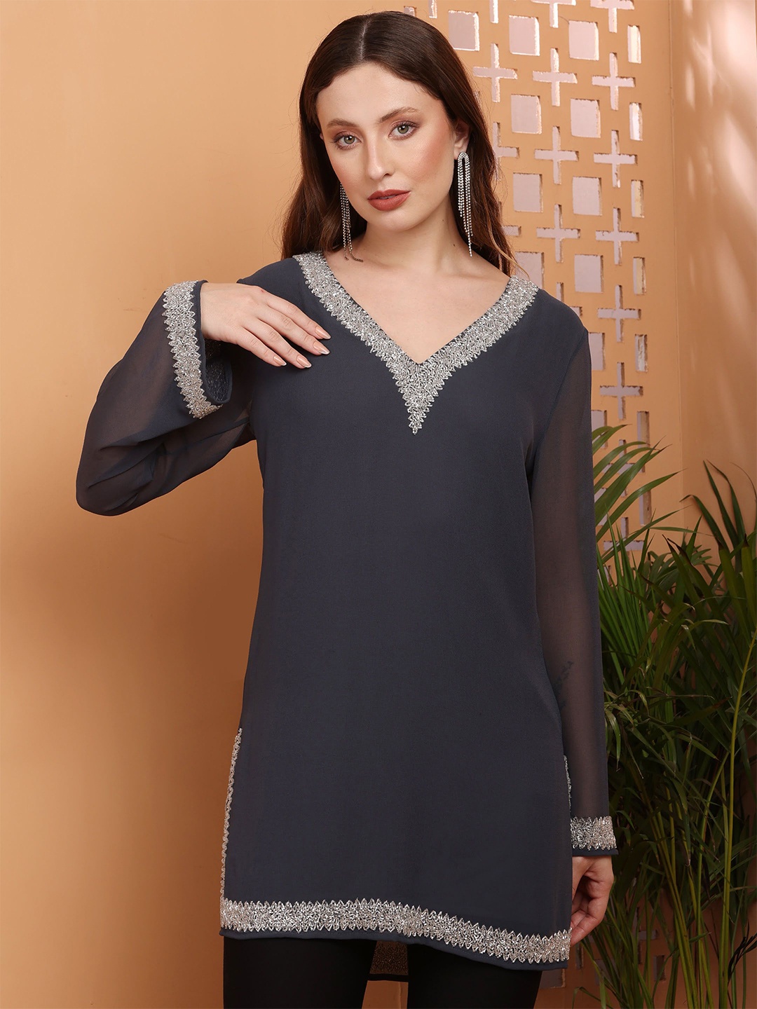

DEBONATELLA Women Embellished Aari Work V-Neck Pure Kurti, Grey