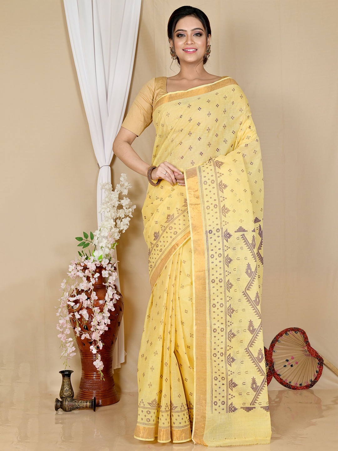 

DipDiya Luvna Woven Design Zari Pure Cotton Taant Saree, Yellow