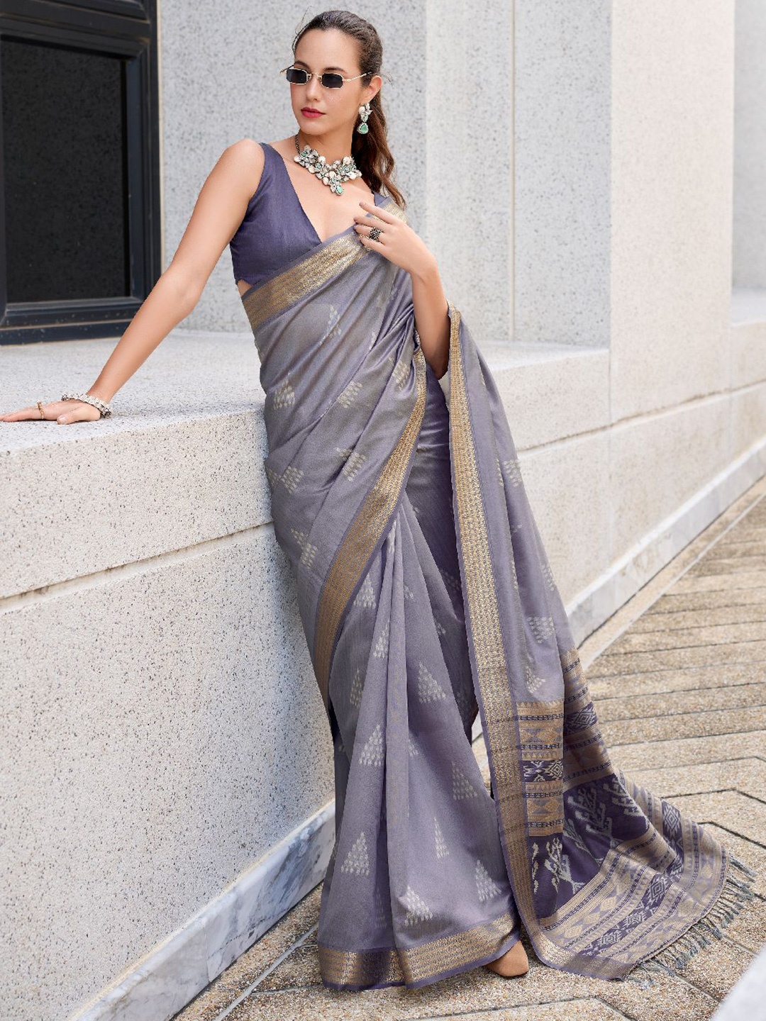 

Mitera Ethnic Motifs Woven Design Zari Saree, Grey