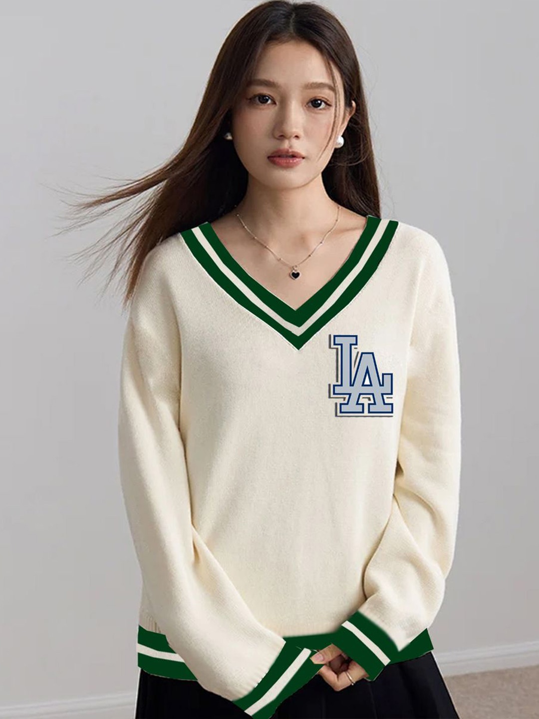 

CLAFOUTIS Women Printed Sweatshirt, White