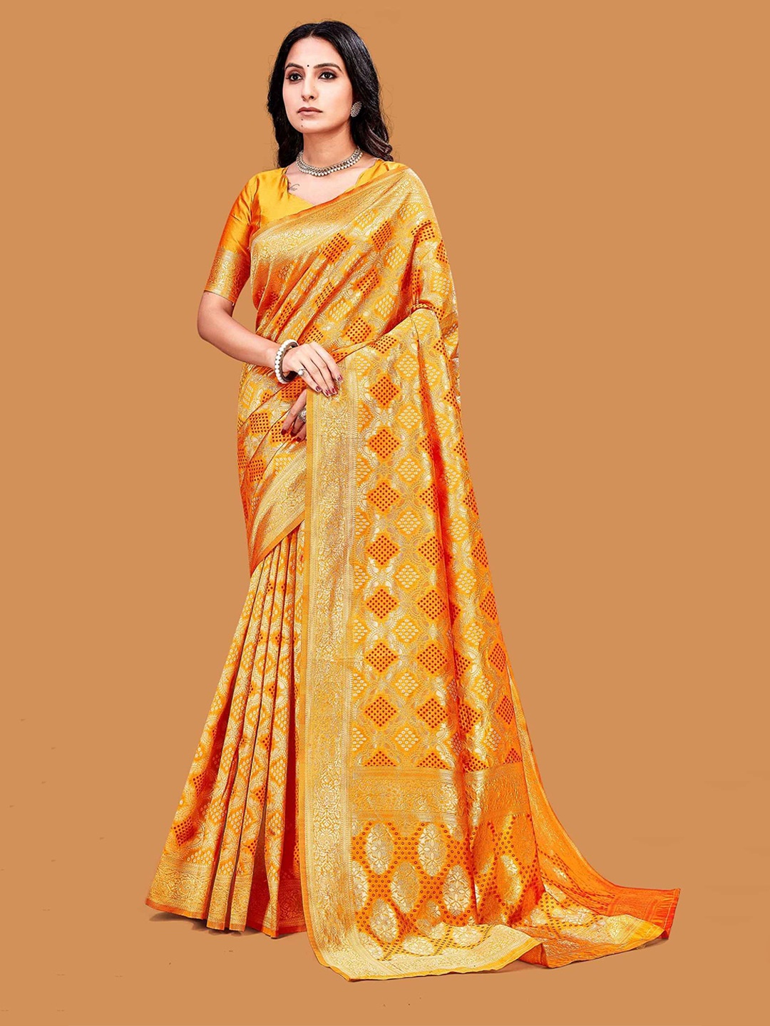 

MUSKAN CREATION Woven Design Zari Kanjeevaram Saree, Yellow