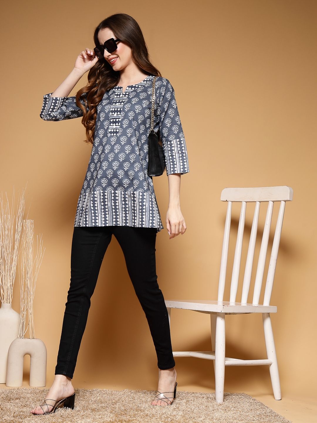 

SUBAGI FASHION Women Ethnic Motifs Printed Pure Cotton A-Line Kurti, Grey