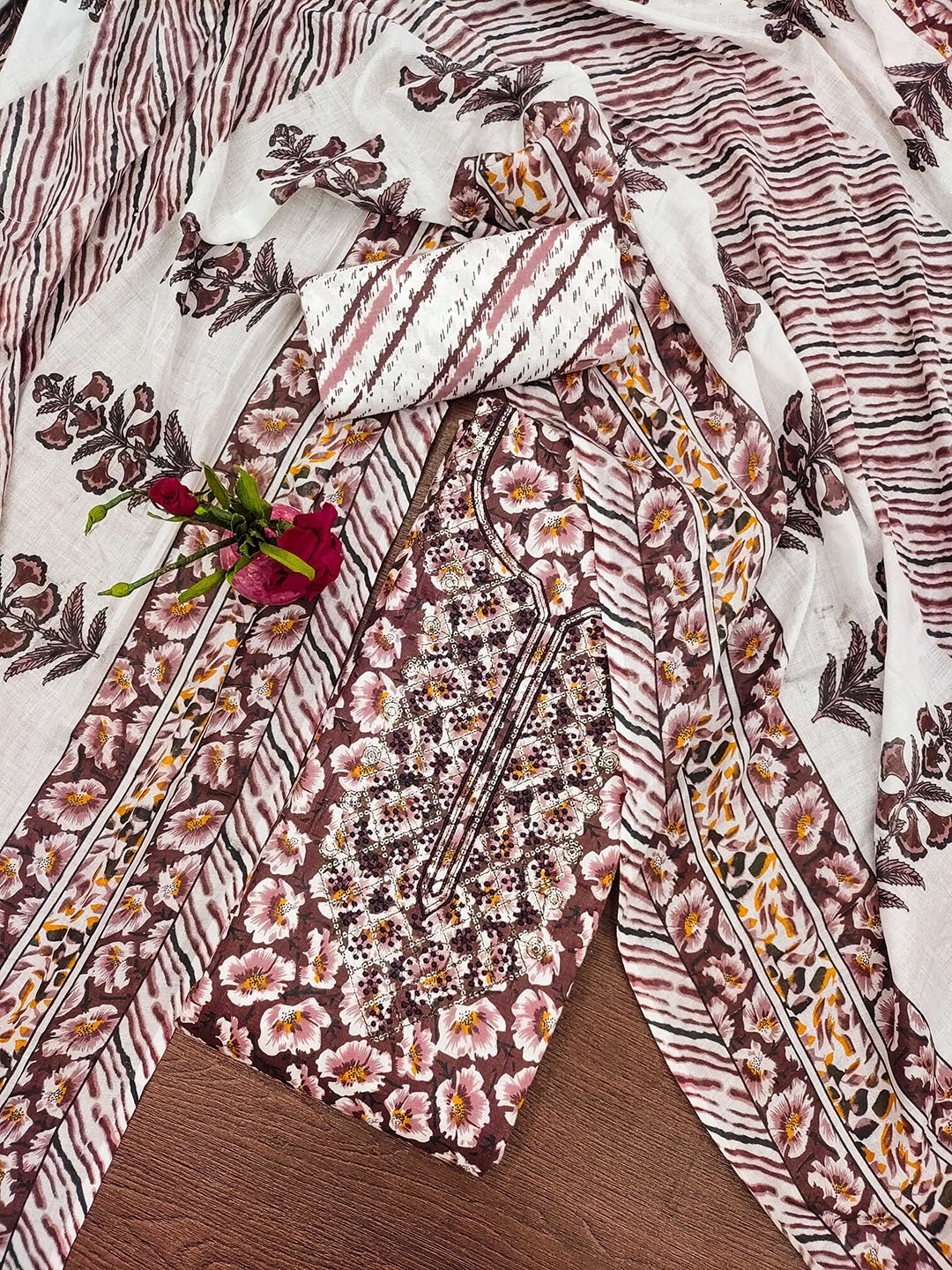 

SHADOW & SAINING Printed Unstitched Dress Material, White