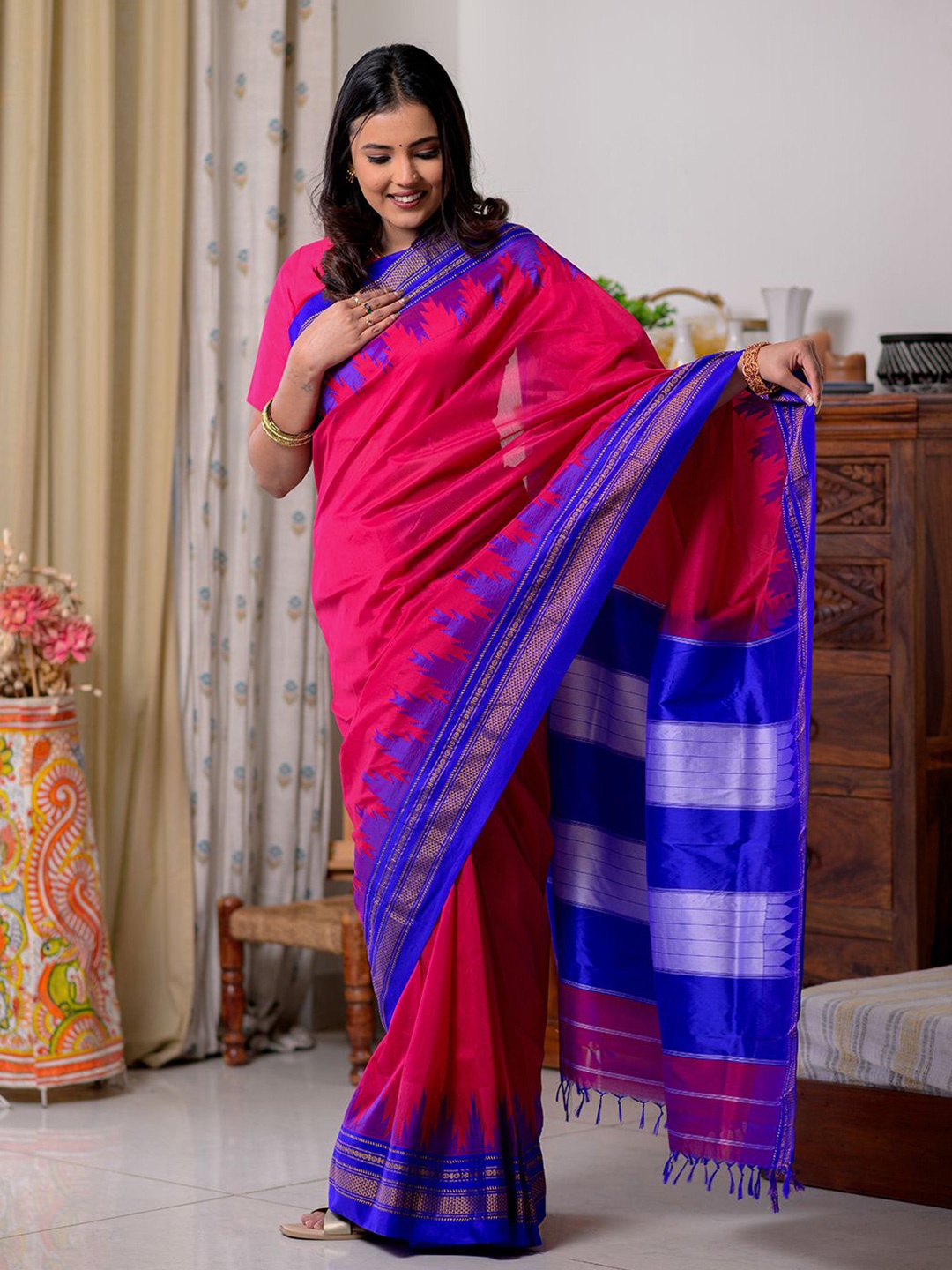 

Weaves of Tradition Woven Design Ilkal Saree, Pink