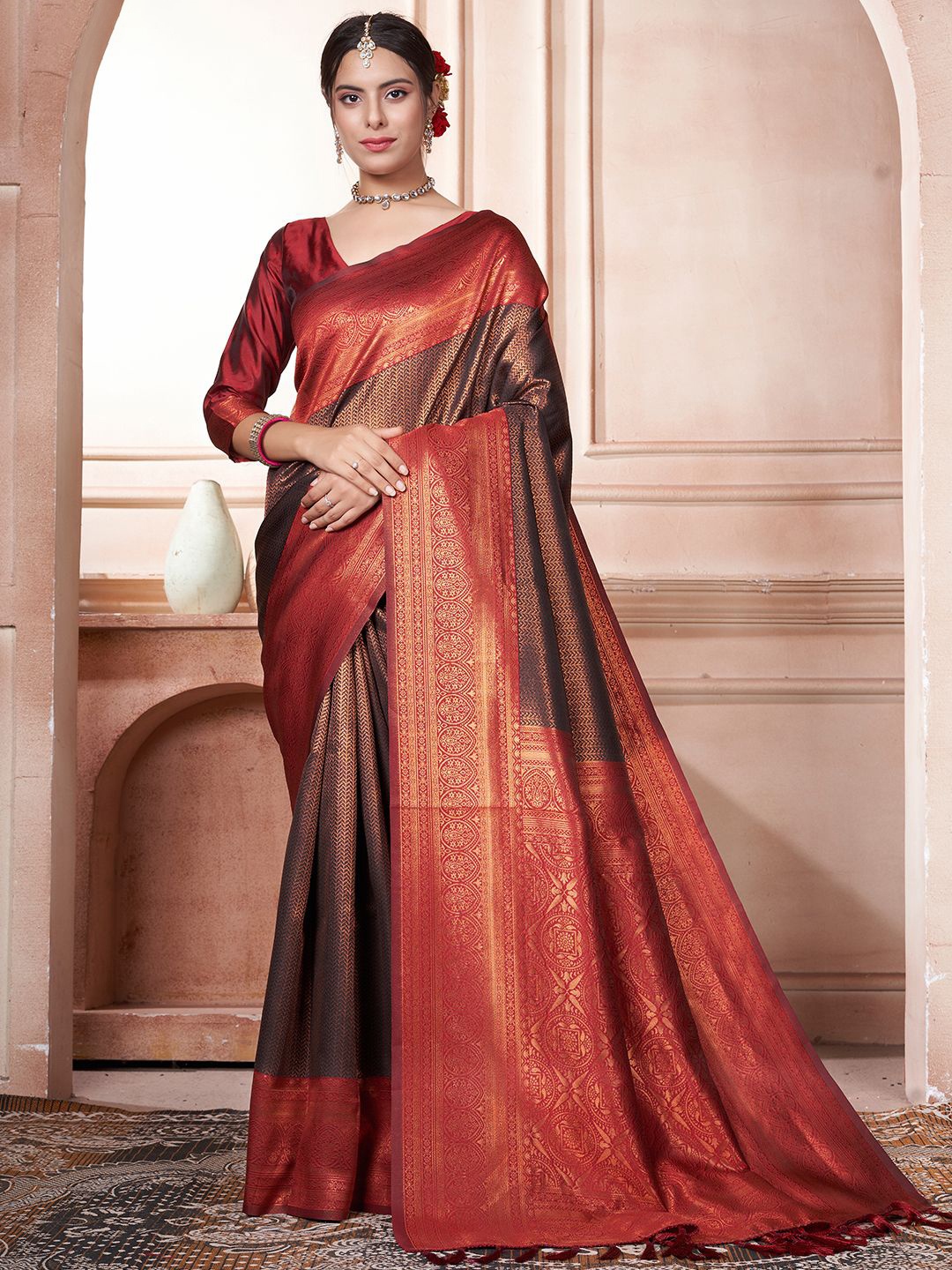 

Mitera Woven Design Zari Kanjeevaram Saree, Black